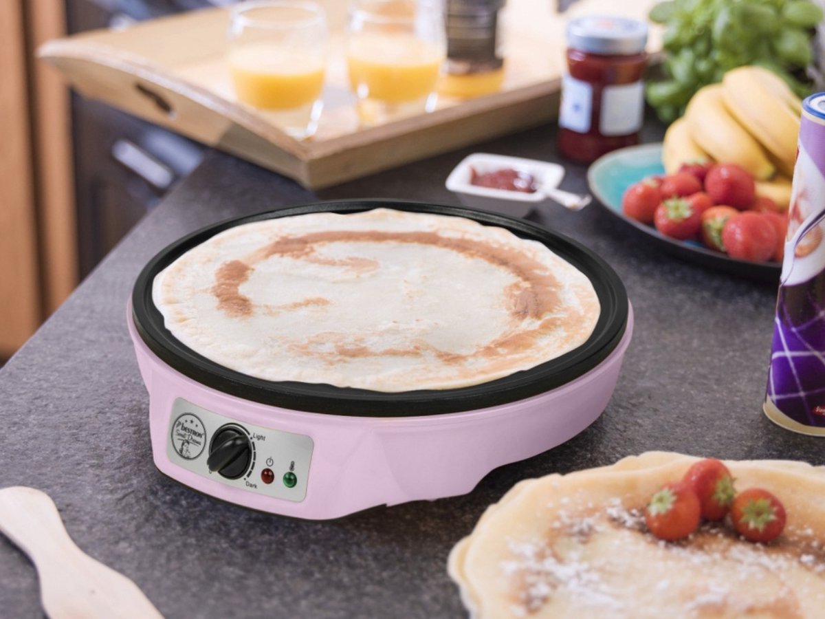 Bestron Crepe Maker voor crêpes met Ø 30cm, pannenkoekenmaker incl. deegverdeler & crêpeskeerder, met antiaanbaklaag & indicatielampje, 1000 Watt, Kleur: roze